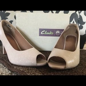 Clark’s Heavenly Maze Pumps